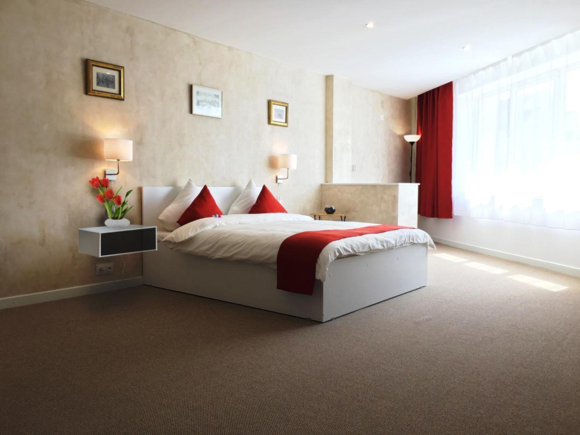 Csiki Hotel Miercurea Ciuc Ngoại thất bức ảnh