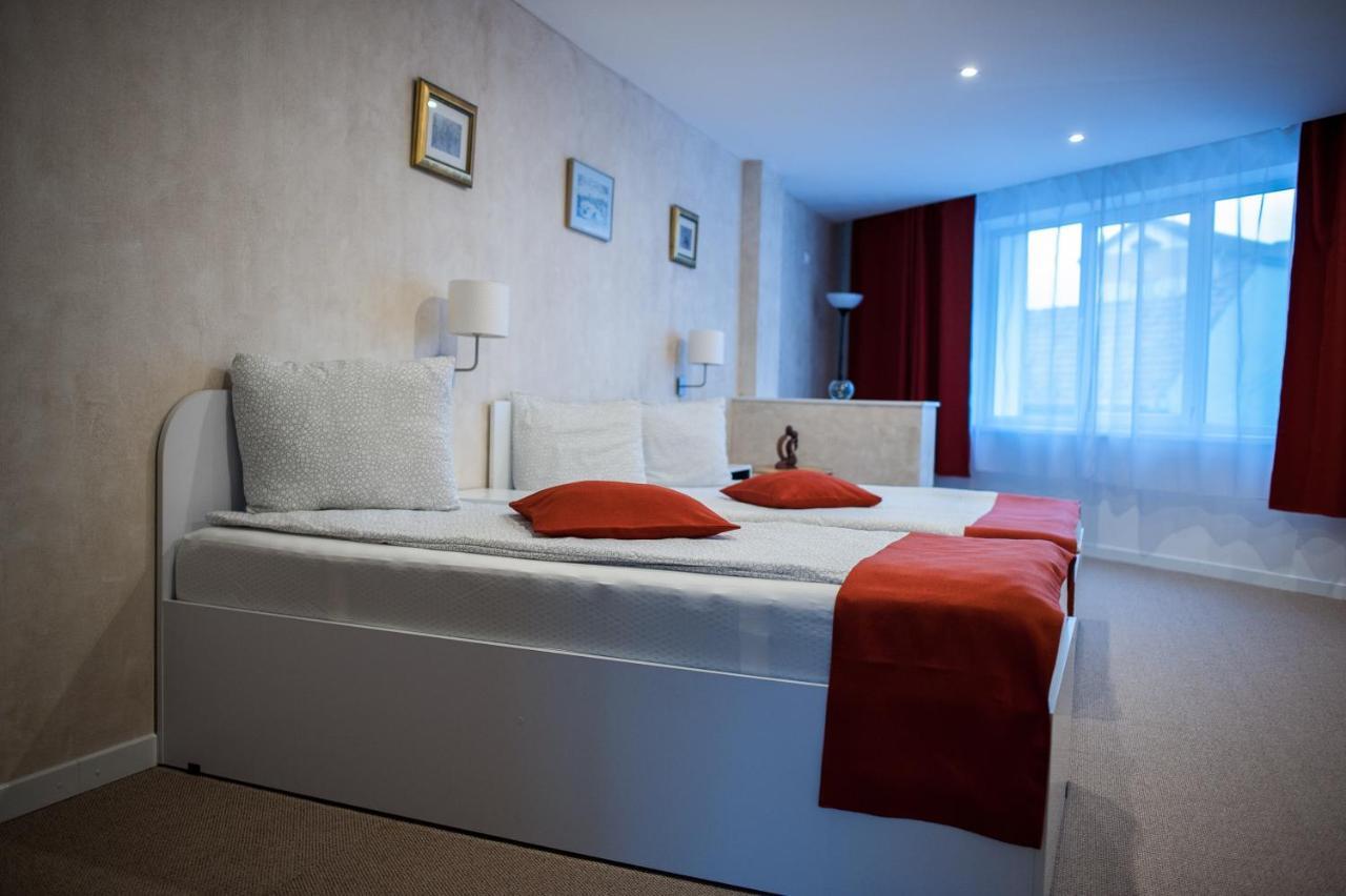 Csiki Hotel Miercurea Ciuc Ngoại thất bức ảnh